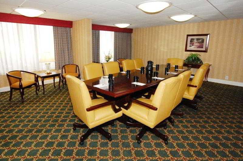 Clarion Hotel Fort Myers Exterior photo