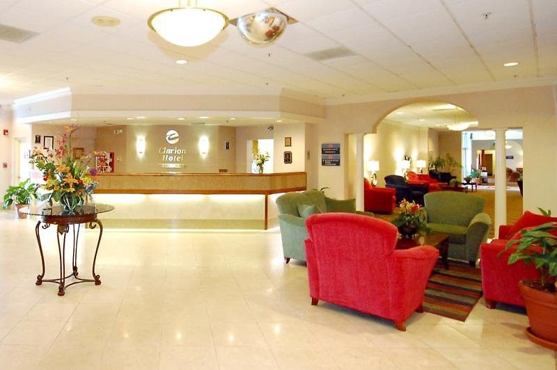 Clarion Hotel Fort Myers Exterior photo