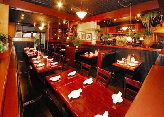 Clarion Hotel Fort Myers Restaurant photo